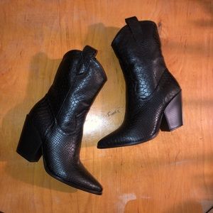 BRAND NEW black faux snake leather western boots 6